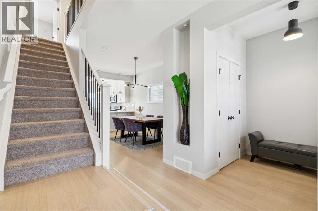 325 Marquis Heights Se, Calgary, Alberta  T3M 2A7 - Photo 5 - A2304334