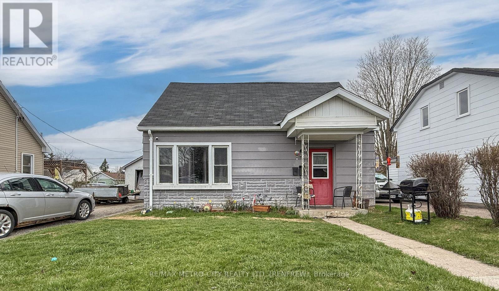 467 Dominion Street, Renfrew, Ontario  K7V 1H5 - Photo 2 - X13079086