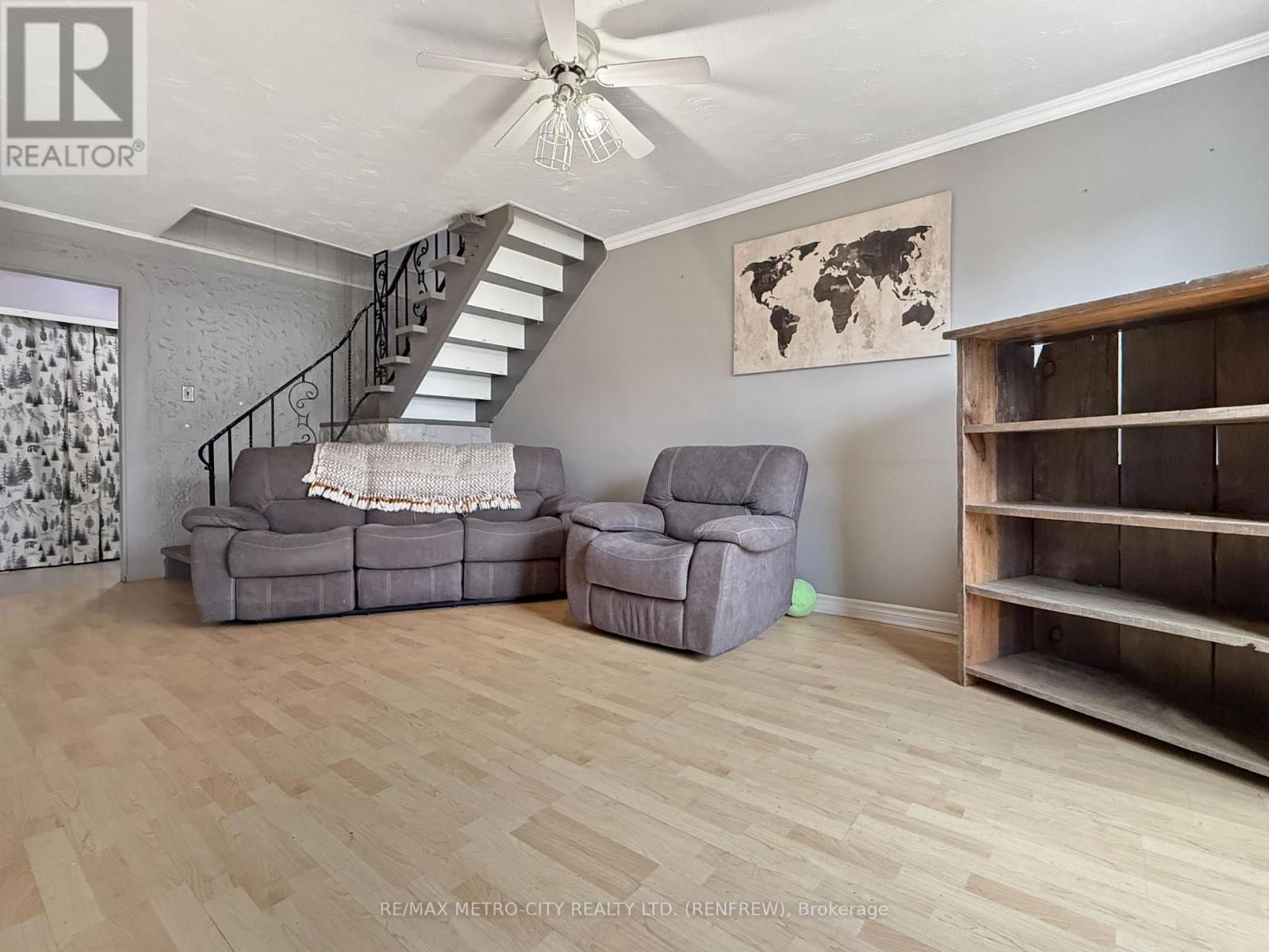 467 Dominion Street, Renfrew, Ontario  K7V 1H5 - Photo 5 - X13079086