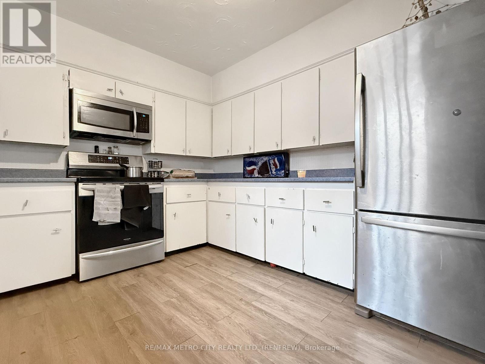 467 Dominion Street, Renfrew, Ontario  K7V 1H5 - Photo 8 - X13079086