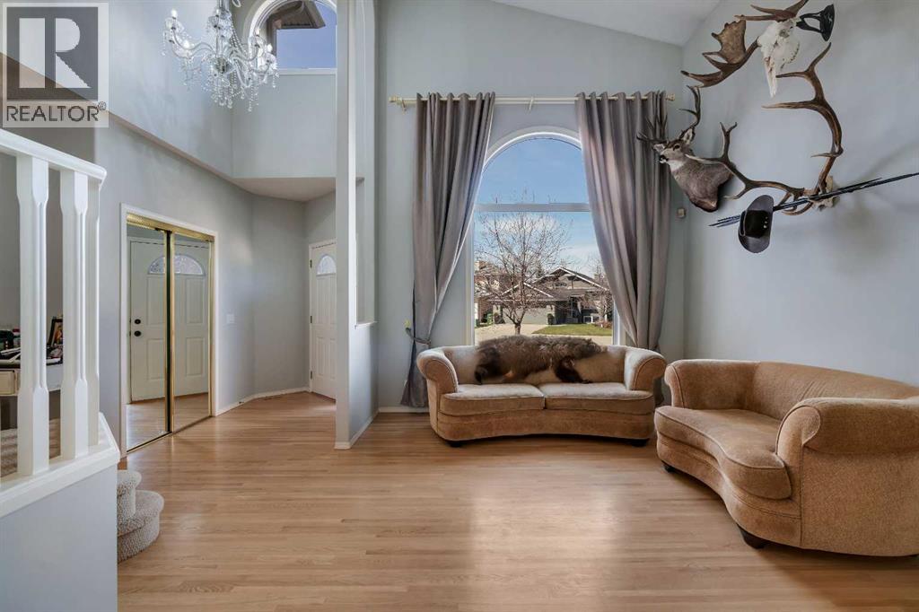 37 Mt Yamnuska Place Se, Calgary, Alberta  T2Z 2Z6 - Photo 9 - A2306133