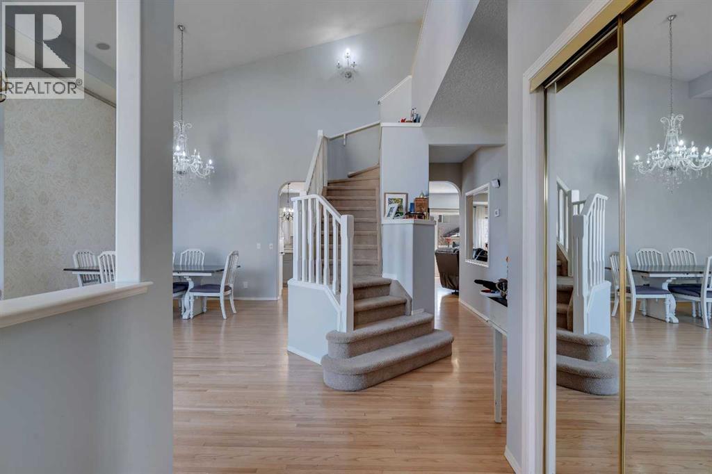 37 Mt Yamnuska Place Se, Calgary, Alberta  T2Z 2Z6 - Photo 2 - A2306133
