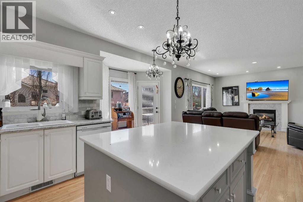 37 Mt Yamnuska Place Se, Calgary, Alberta  T2Z 2Z6 - Photo 12 - A2306133