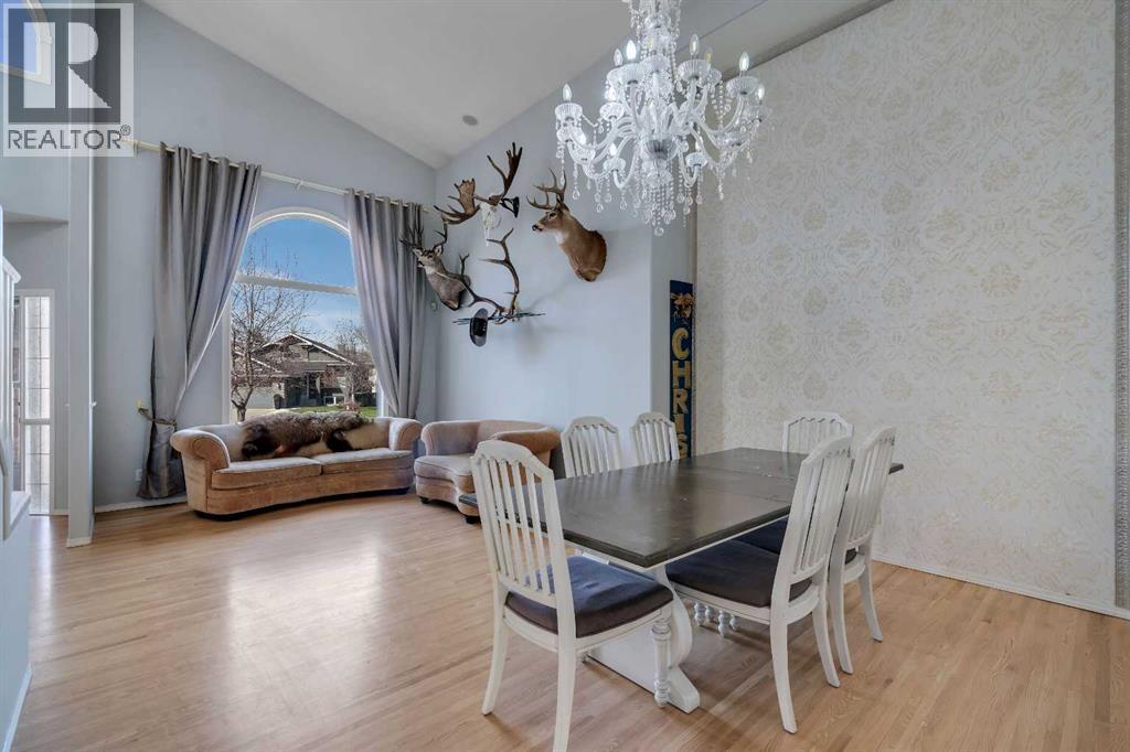 37 Mt Yamnuska Place Se, Calgary, Alberta  T2Z 2Z6 - Photo 4 - A2306133