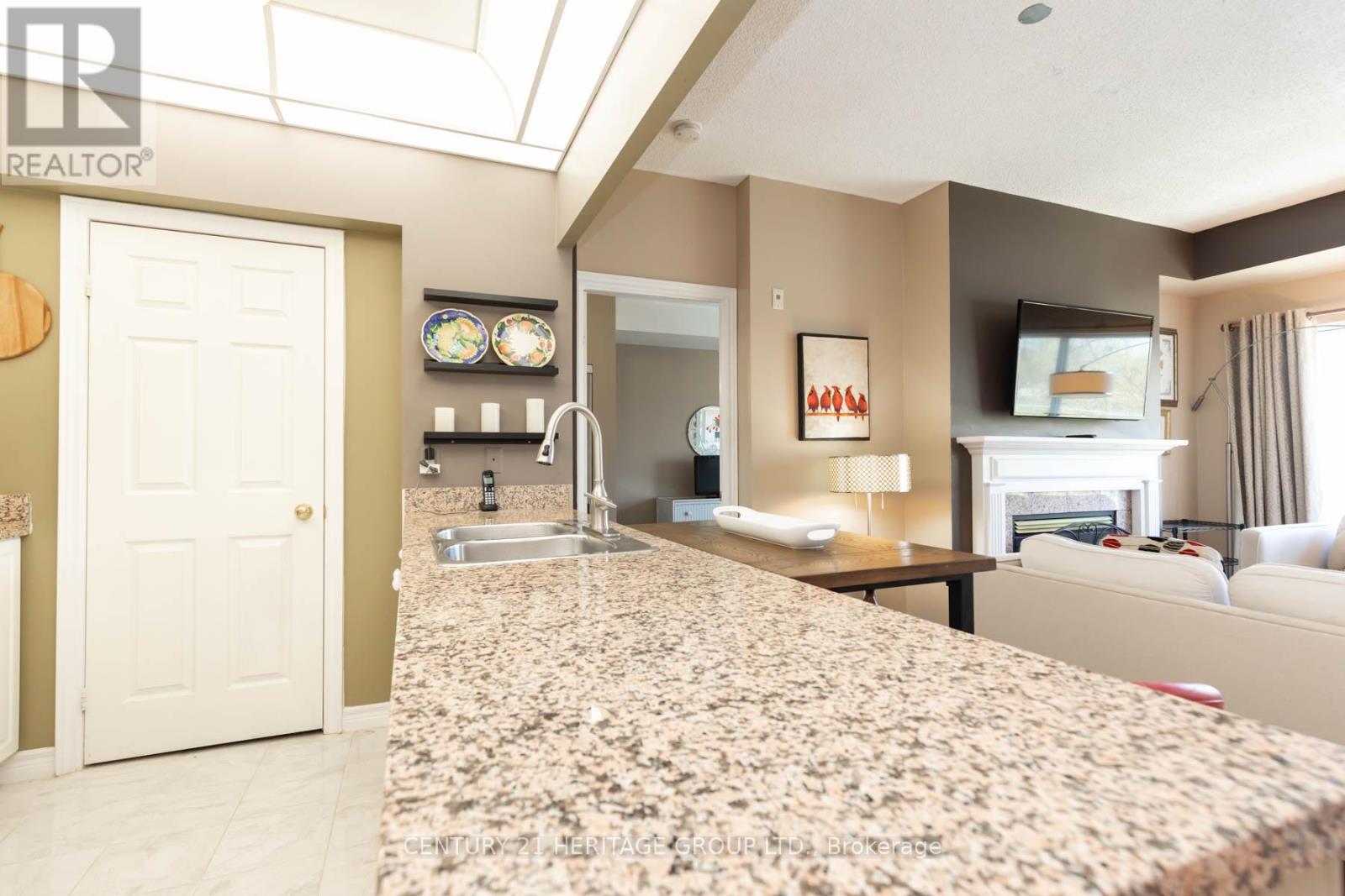 405 - 211 Randolph Road, Toronto, Ontario  M4G 4H1 - Photo 19 - C13079180
