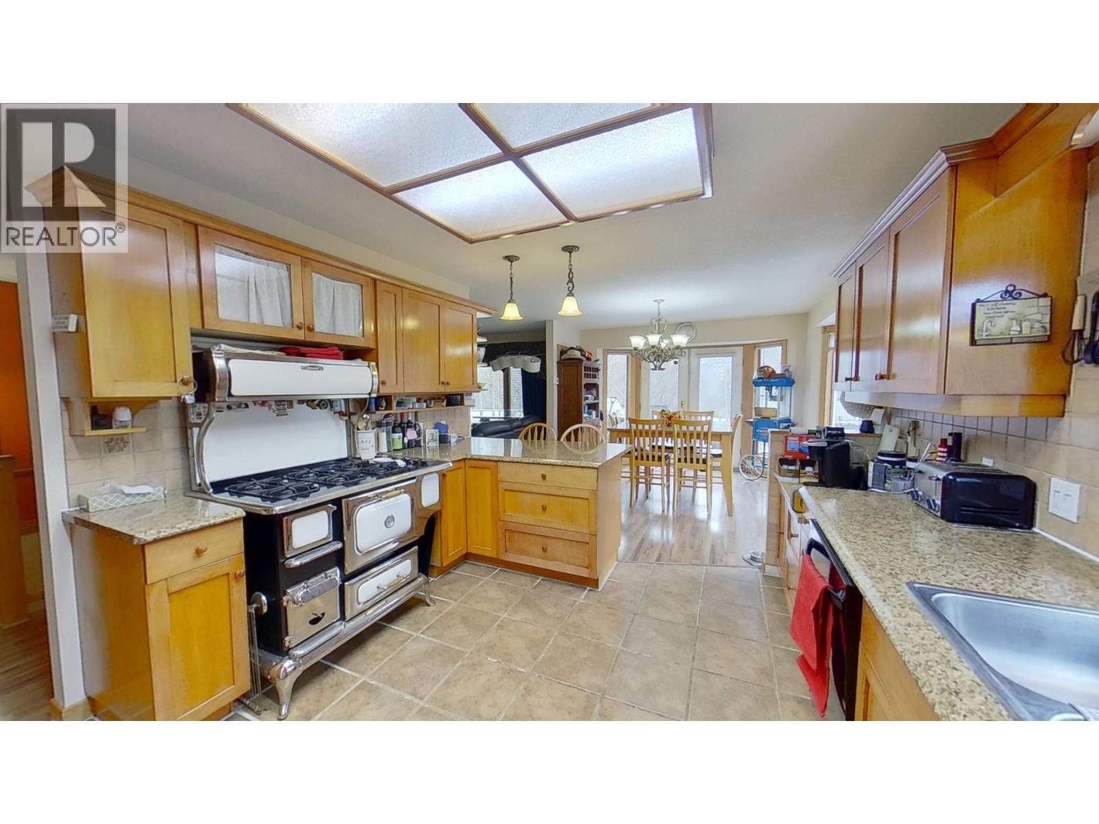 13514 Robin Road, Charlie Lake, British Columbia  V0C 1H0 - Photo 10 - R3118841