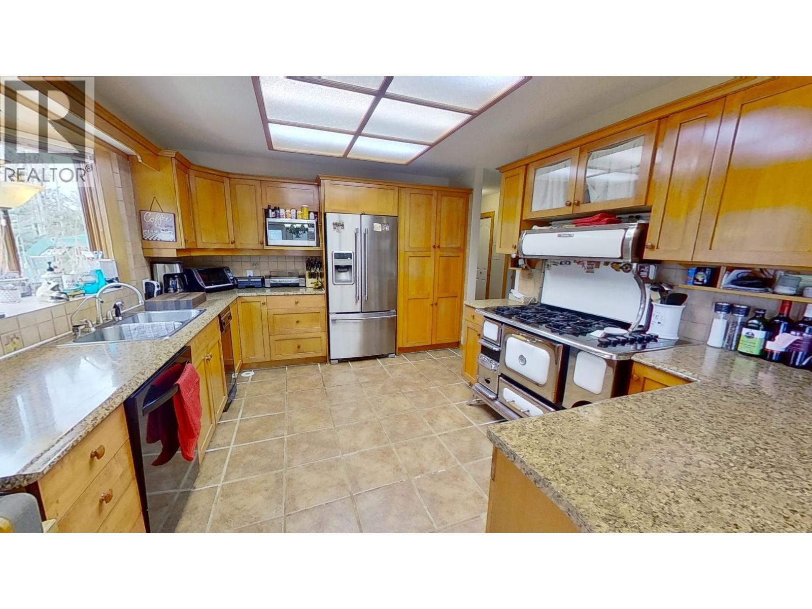 13514 Robin Road, Charlie Lake, British Columbia  V0C 1H0 - Photo 11 - R3118841
