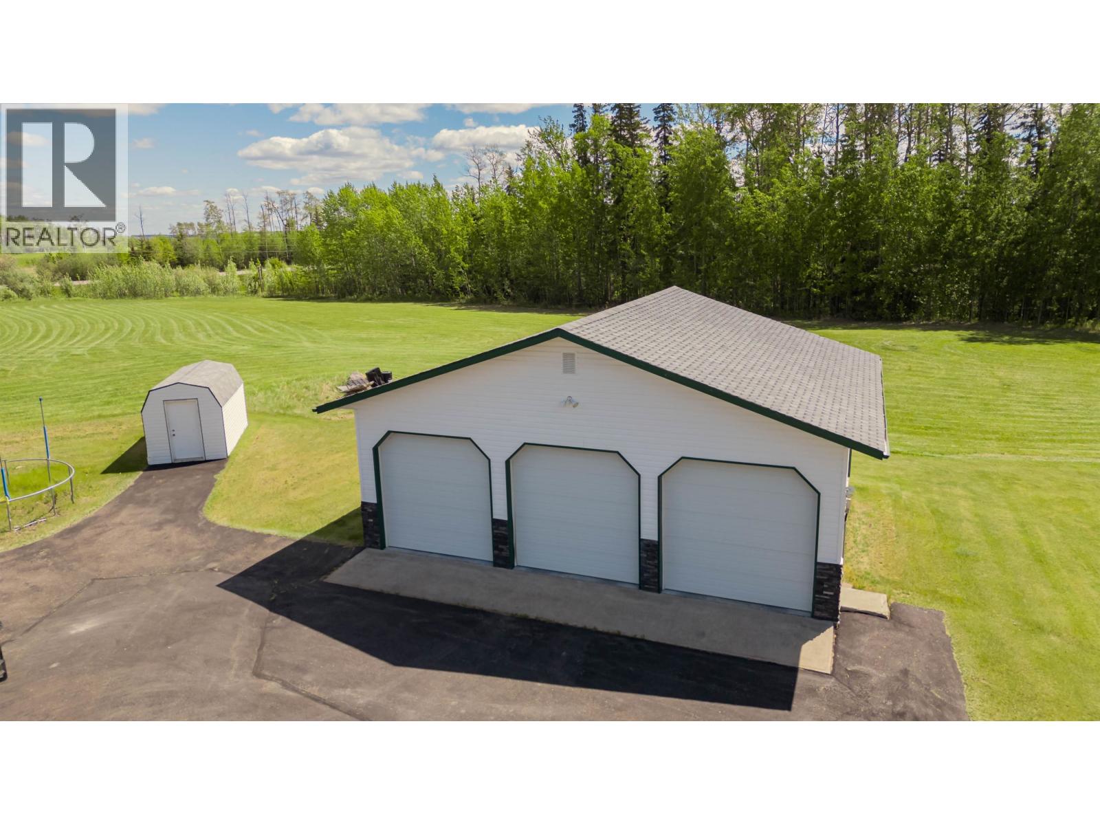 13514 Robin Road, Charlie Lake, British Columbia  V0C 1H0 - Photo 2 - R3118841