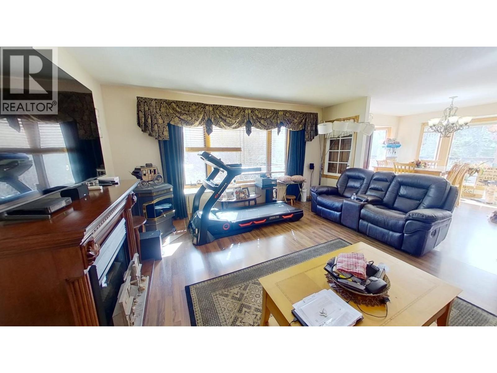 13514 Robin Road, Charlie Lake, British Columbia  V0C 1H0 - Photo 7 - R3118841