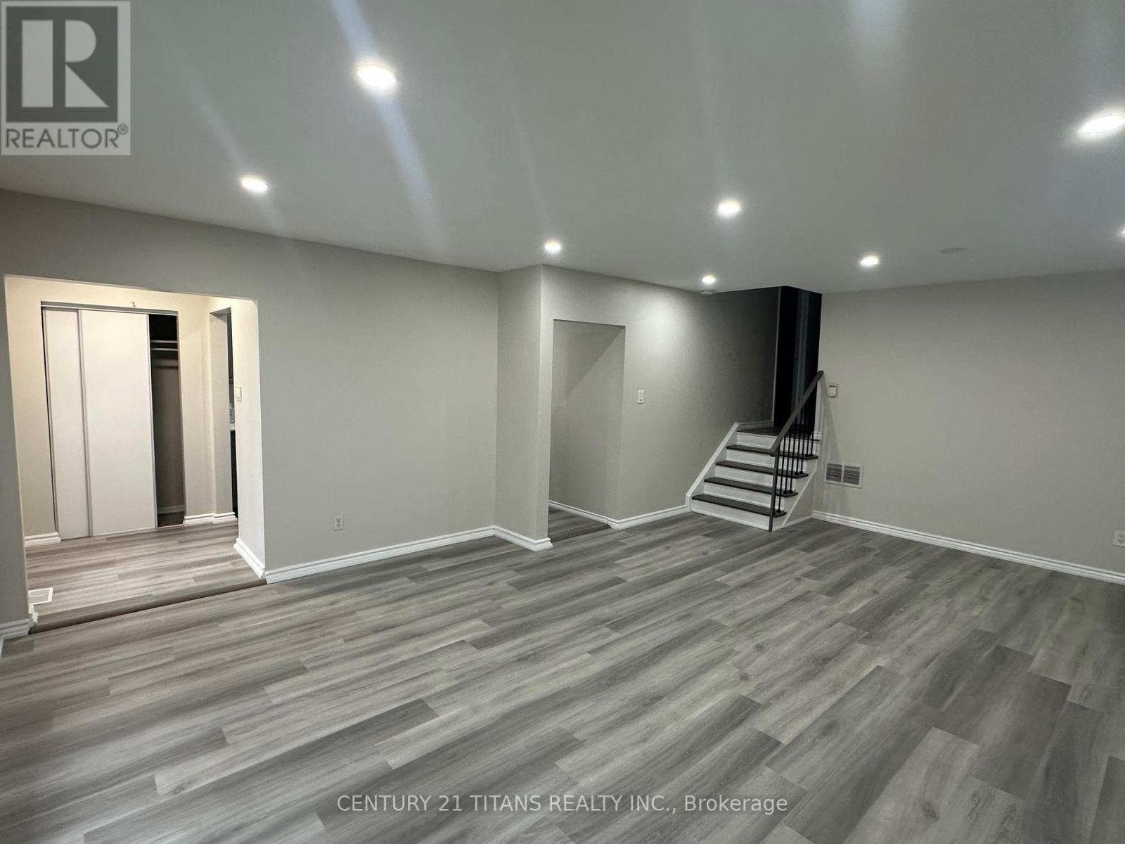Upper - 24 Bailey Crescent, Toronto, Ontario  M1G 2P3 - Photo 3 - E13079004