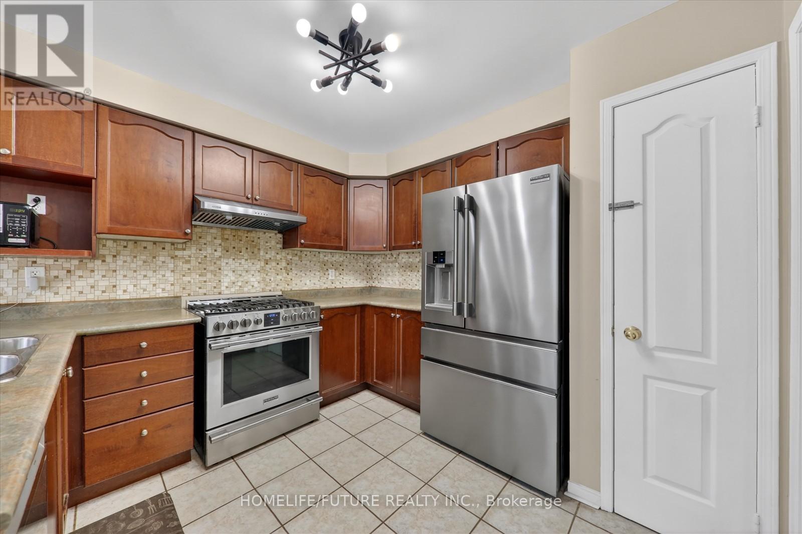 24 Turtledove Grove, Toronto, Ontario  M1X 2B3 - Photo 16 - E13079070