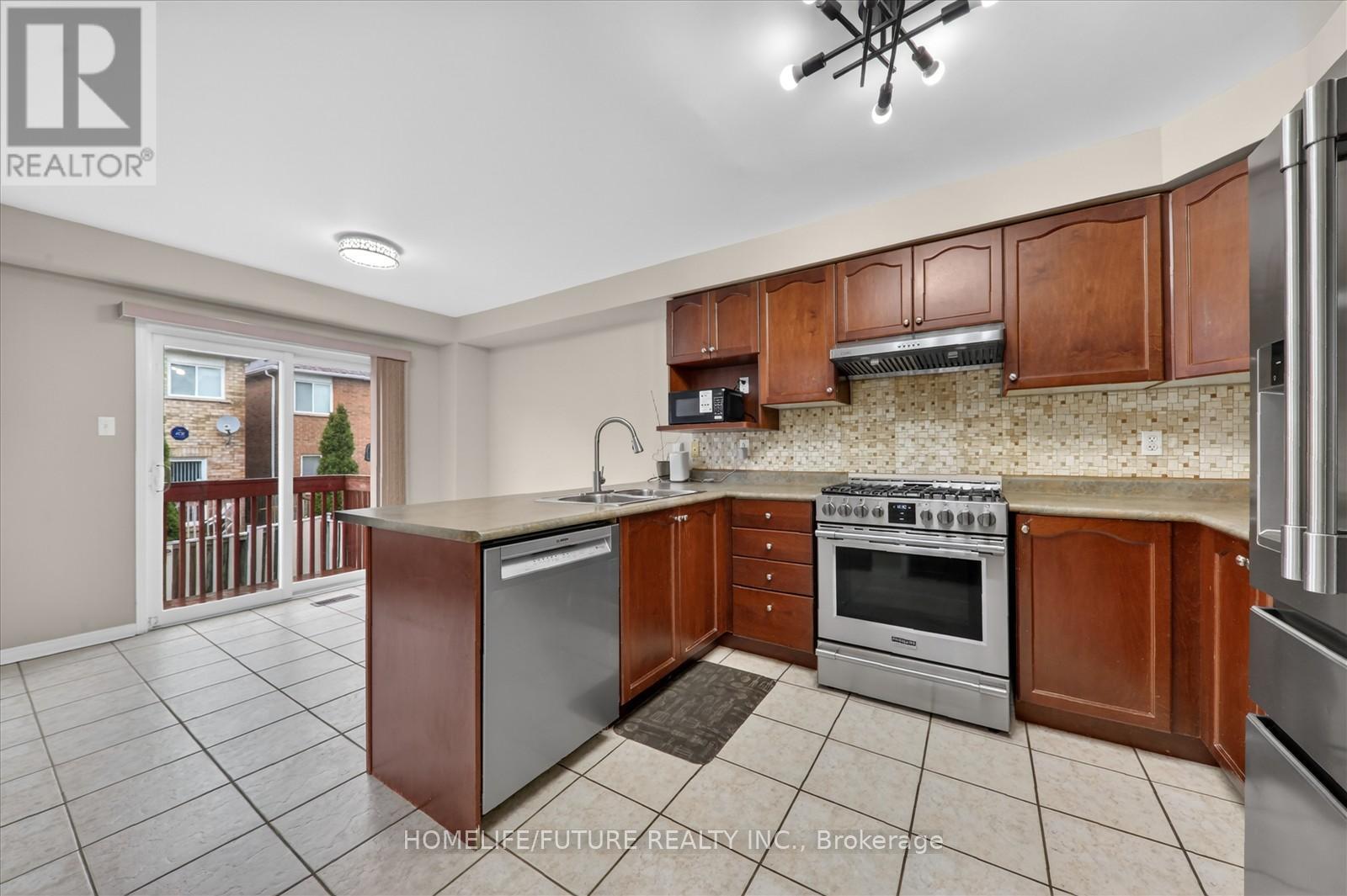 24 Turtledove Grove, Toronto, Ontario  M1X 2B3 - Photo 17 - E13079070