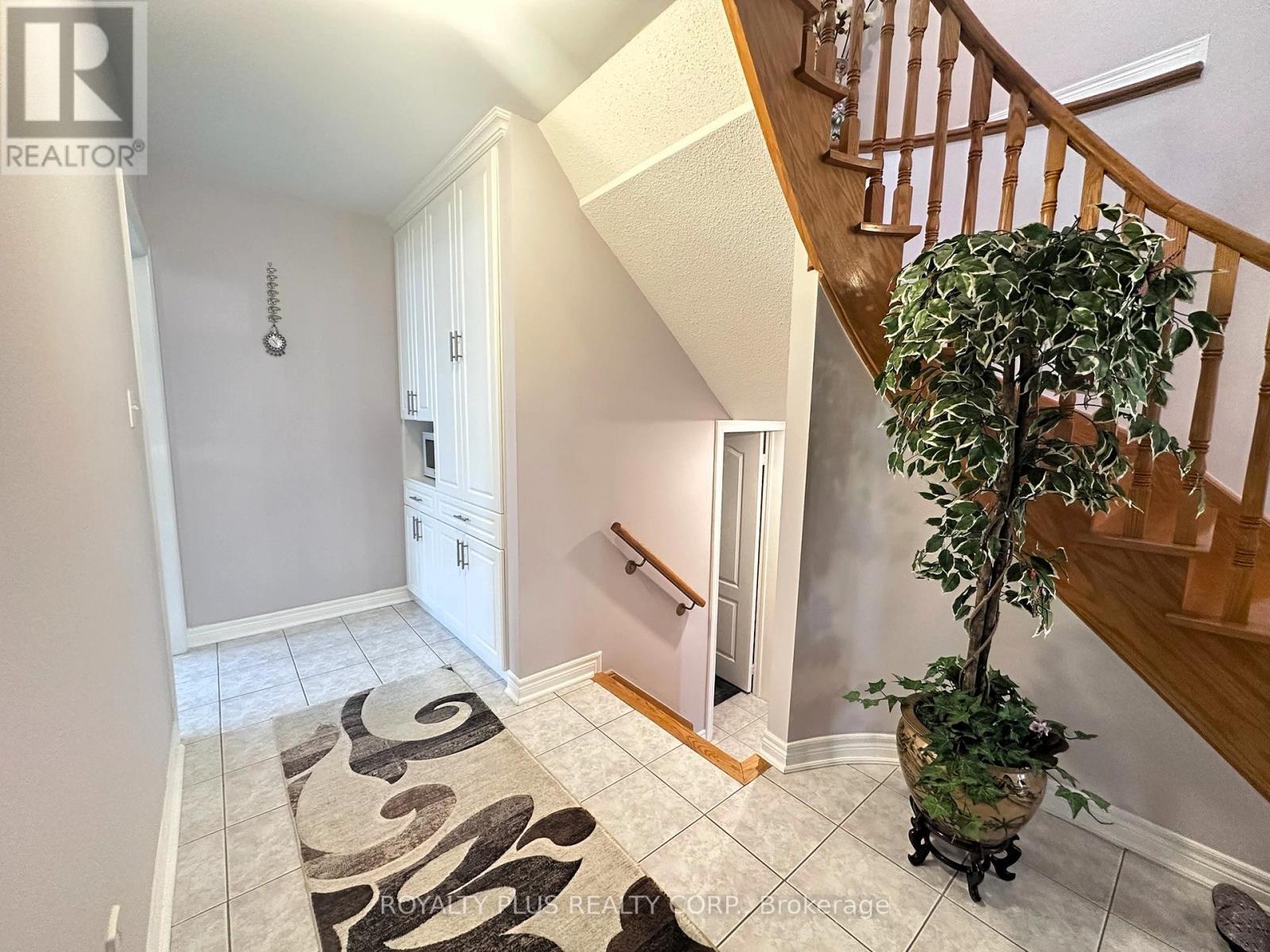 156 Villandry Crescent, Vaughan, Ontario  L6A 2P9 - Photo 3 - N13079050