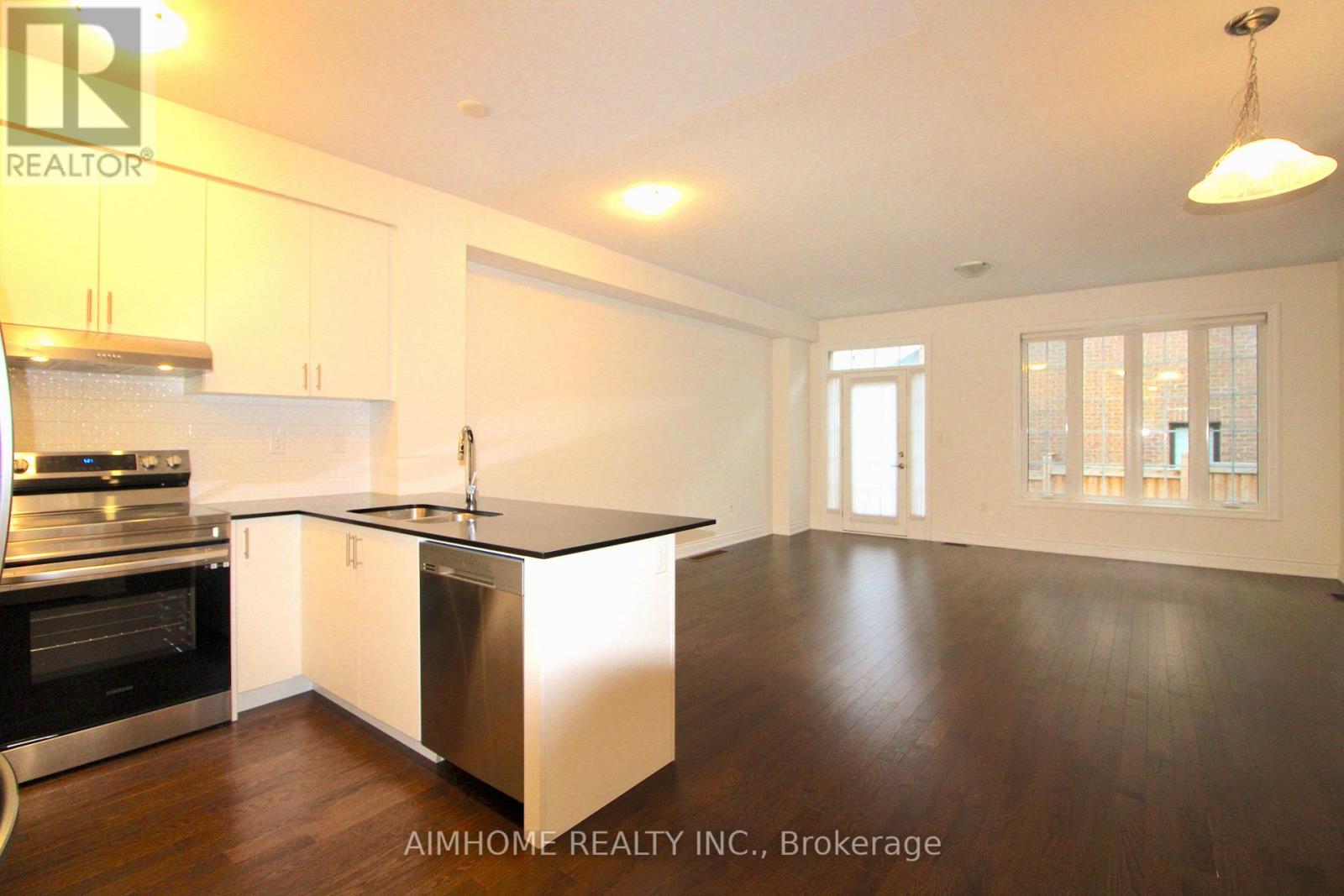 3 Terrain Court, East Gwillimbury, Ontario  L9N 0T2 - Photo 4 - N13079078