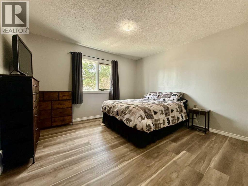 818 9 Avenue, Wainwright, Alberta  T9W 1B9 - Photo 12 - A2307675
