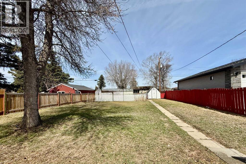 818 9 Avenue, Wainwright, Alberta  T9W 1B9 - Photo 24 - A2307675