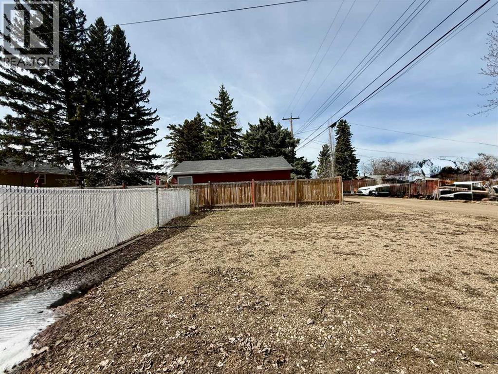 818 9 Avenue, Wainwright, Alberta  T9W 1B9 - Photo 25 - A2307675