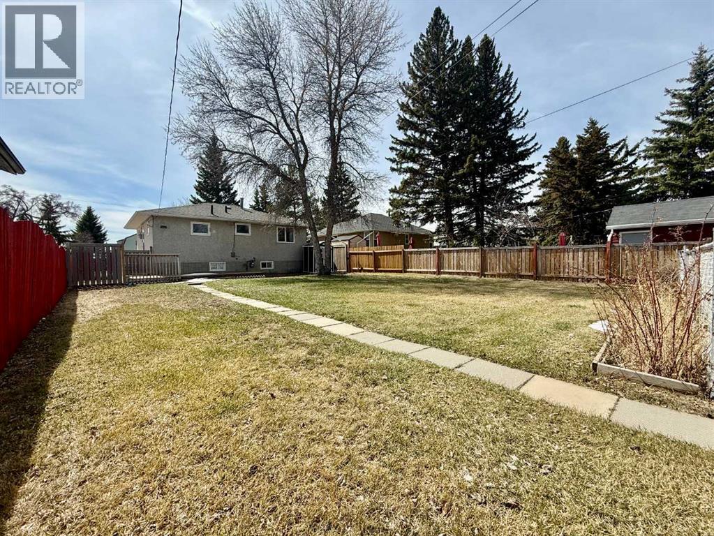 818 9 Avenue, Wainwright, Alberta  T9W 1B9 - Photo 27 - A2307675