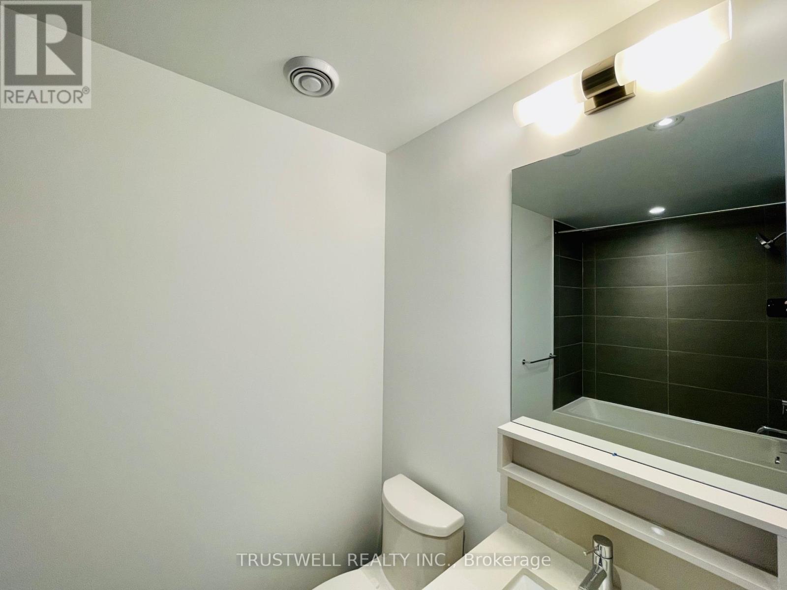 4701 - 898 Portage Parkway, Vaughan, Ontario  L4K 0B2 - Photo 3 - N13079256