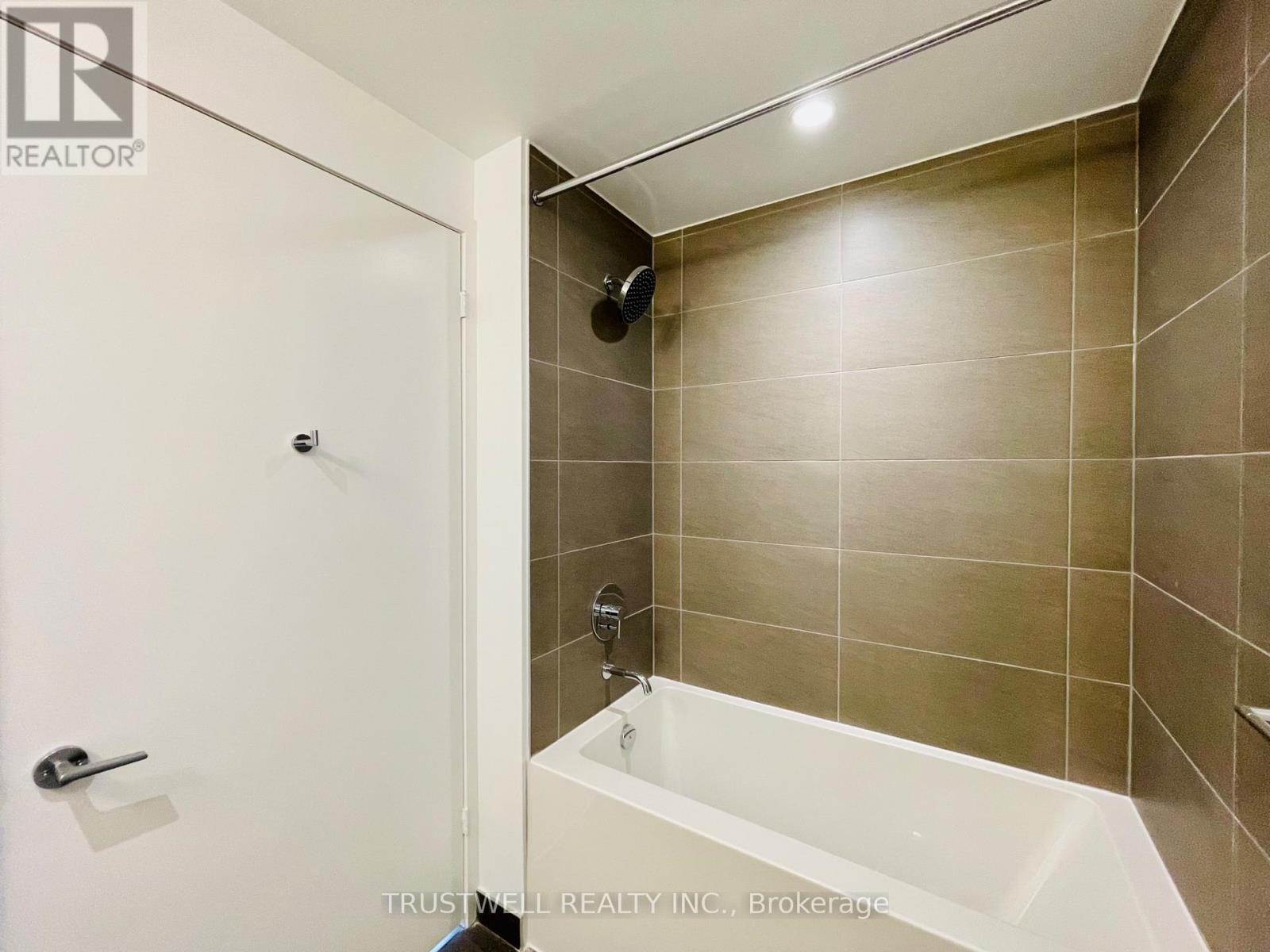 4701 - 898 Portage Parkway, Vaughan, Ontario  L4K 0B2 - Photo 4 - N13079256