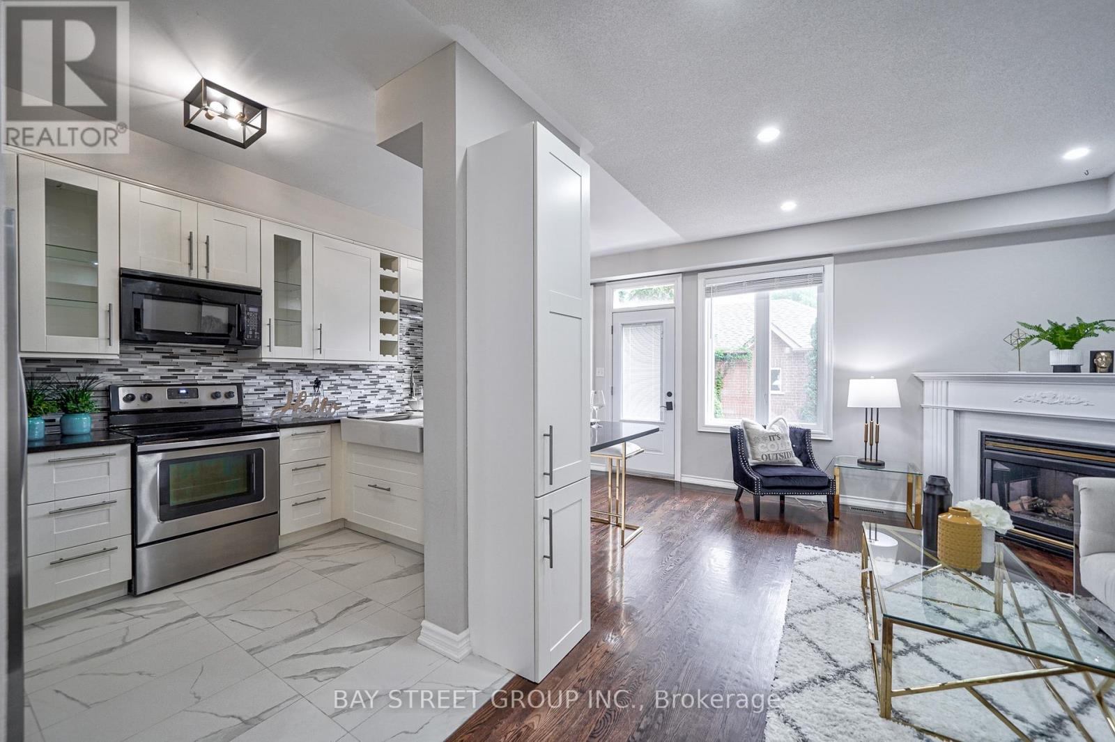 27 Dancers Drive, Markham, Ontario  L6C 2C4 - Photo 12 - N13079320
