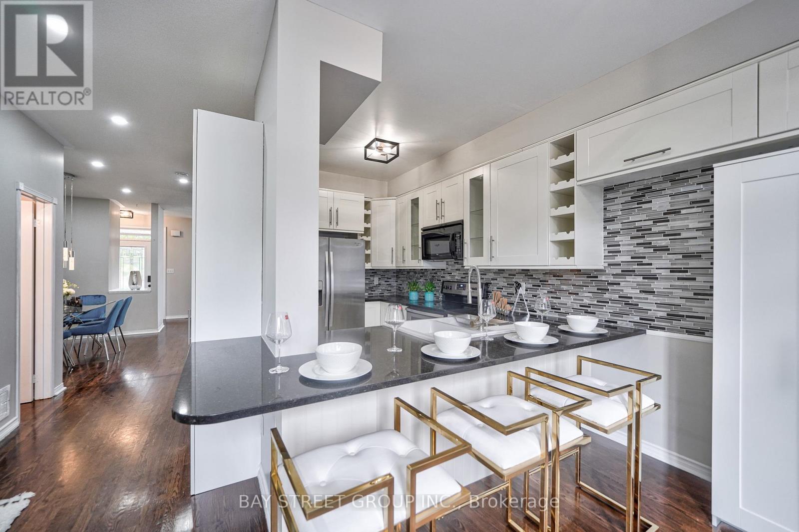 27 Dancers Drive, Markham, Ontario  L6C 2C4 - Photo 14 - N13079320