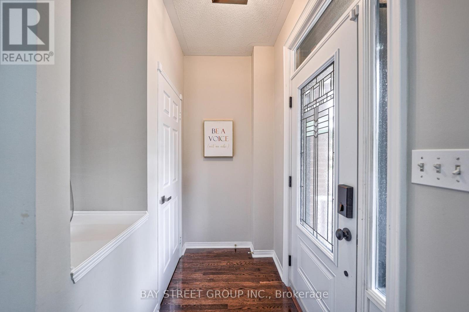 27 Dancers Drive, Markham, Ontario  L6C 2C4 - Photo 4 - N13079320