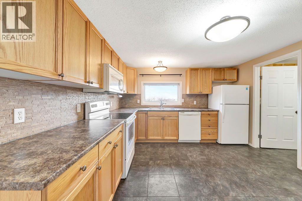 5106 57 Street, Lloydminster, Alberta  T9V 0M9 - Photo 11 - A2307665
