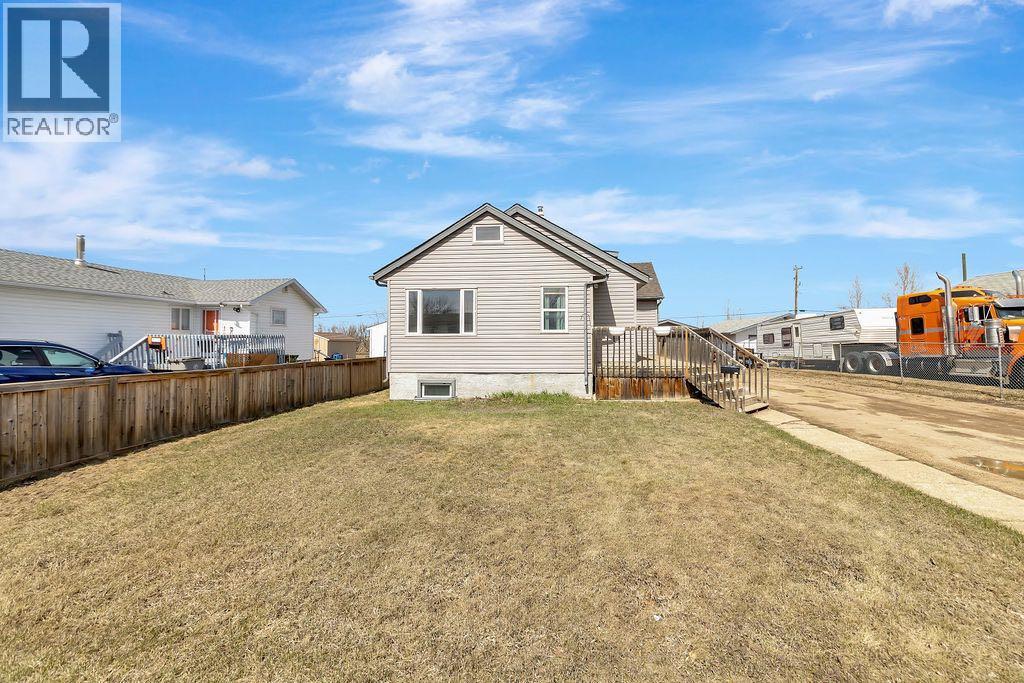 5106 57 Street, Lloydminster, Alberta  T9V 0M9 - Photo 2 - A2307665