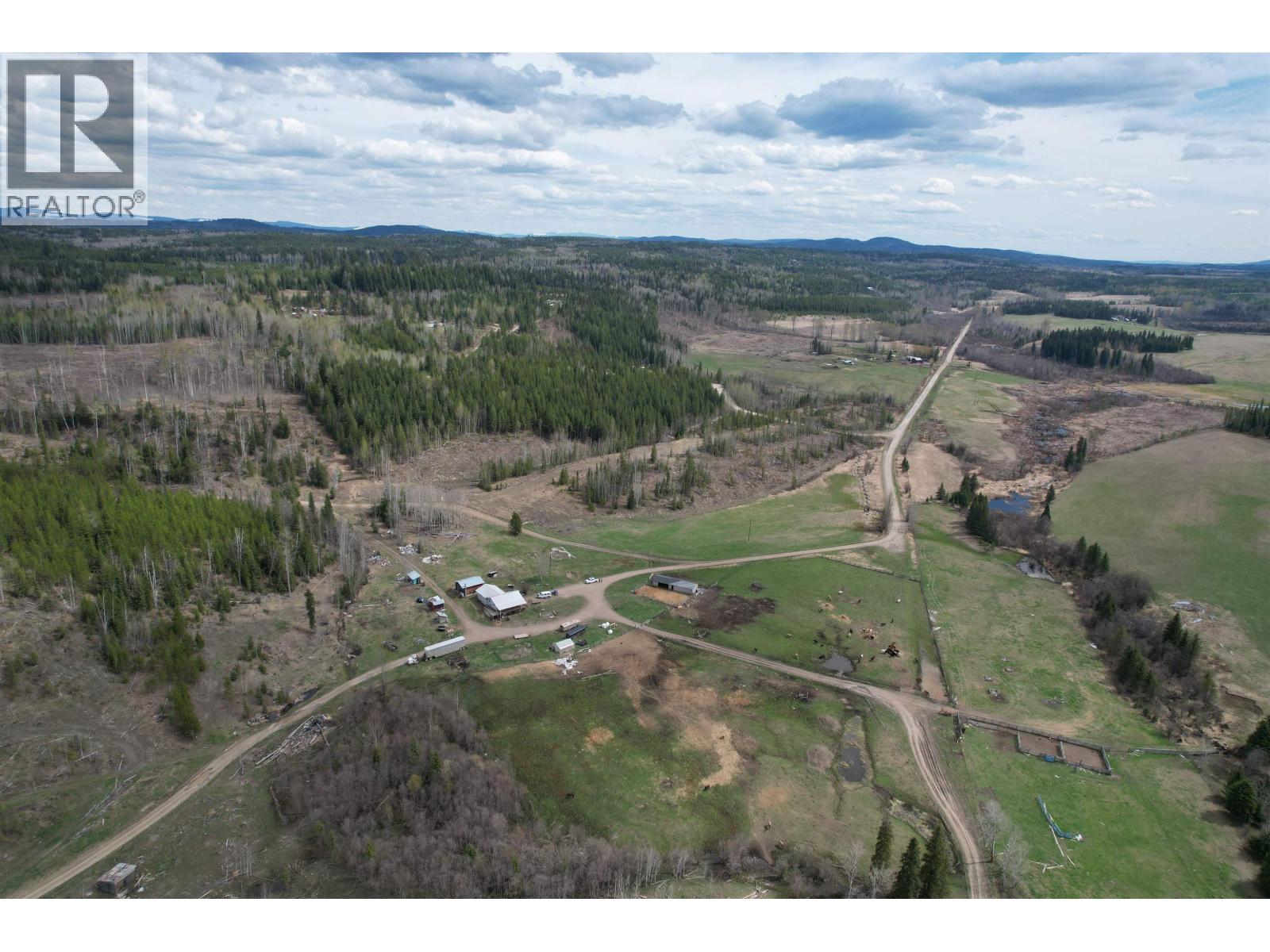 5951 Clouston Road, Quesnel, British Columbia  V2J 6X9 - Photo 2 - R3096980