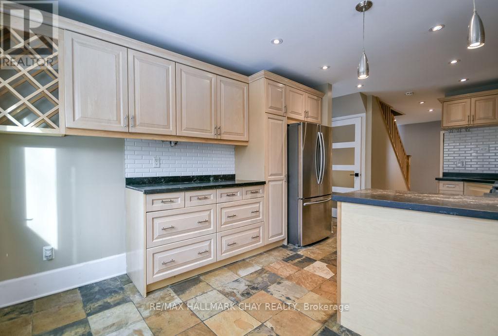 1 Pine Spring Road, Oro-Medonte (Horseshoe Valley), Ontario  L4M 4Y8 - Photo 14 - S13079088