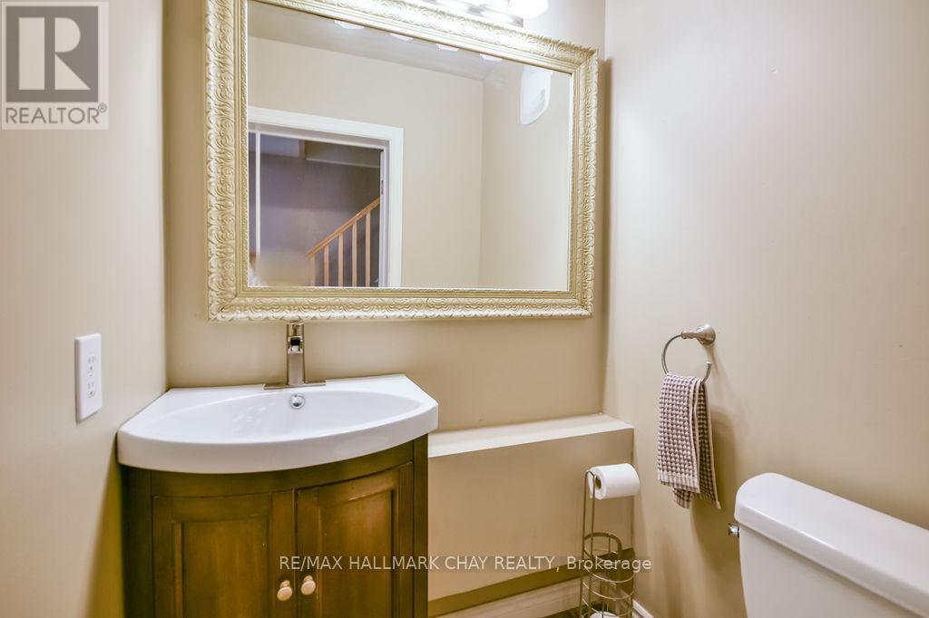 1 Pine Spring Road, Oro-Medonte (Horseshoe Valley), Ontario  L4M 4Y8 - Photo 15 - S13079088