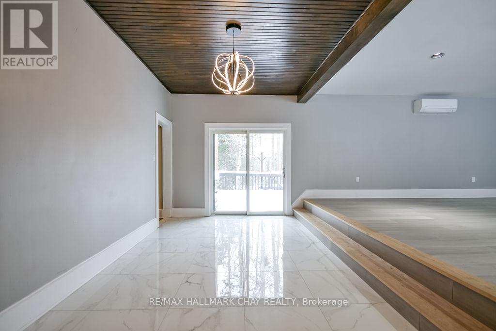 1 Pine Spring Road, Oro-Medonte (Horseshoe Valley), Ontario  L4M 4Y8 - Photo 3 - S13079088