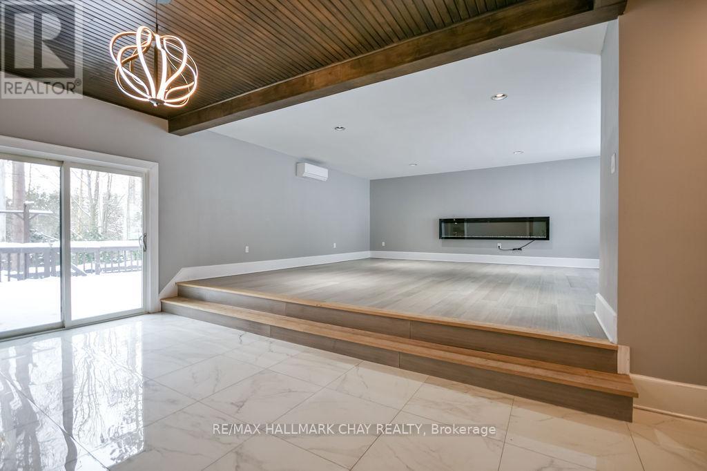1 Pine Spring Road, Oro-Medonte (Horseshoe Valley), Ontario  L4M 4Y8 - Photo 5 - S13079088