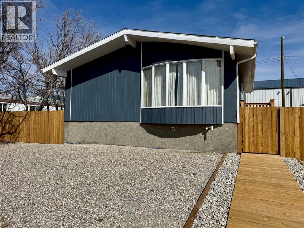 327 11 Street, Fort Macleod, Alberta