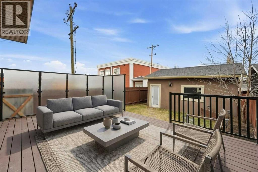 110 26 Avenue NE, Calgary, Alberta  T2E 1Y7 - Photo 3 - A2284207