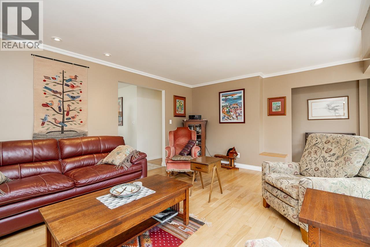 4360 Cliffmont Road, North Vancouver, British Columbia  V7G 1J5 - Photo 7 - R3118231