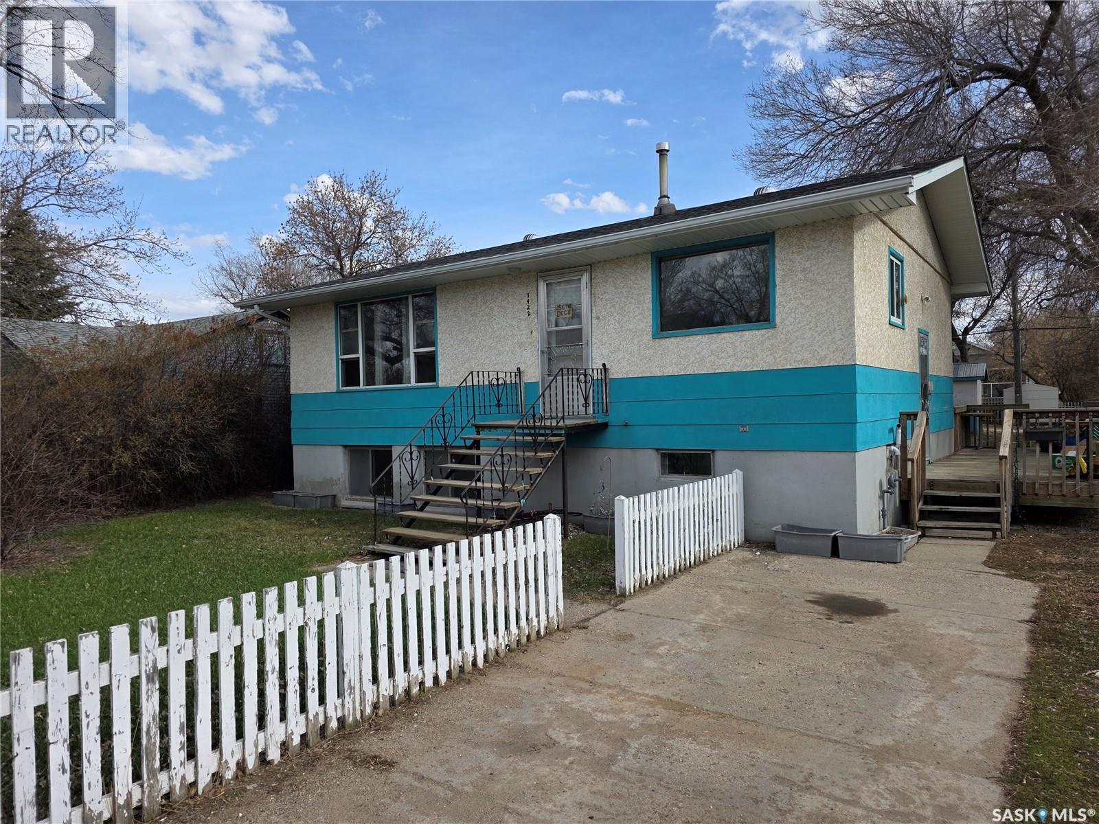 1422 Crawford AVENUE, Swift Current, Saskatchewan