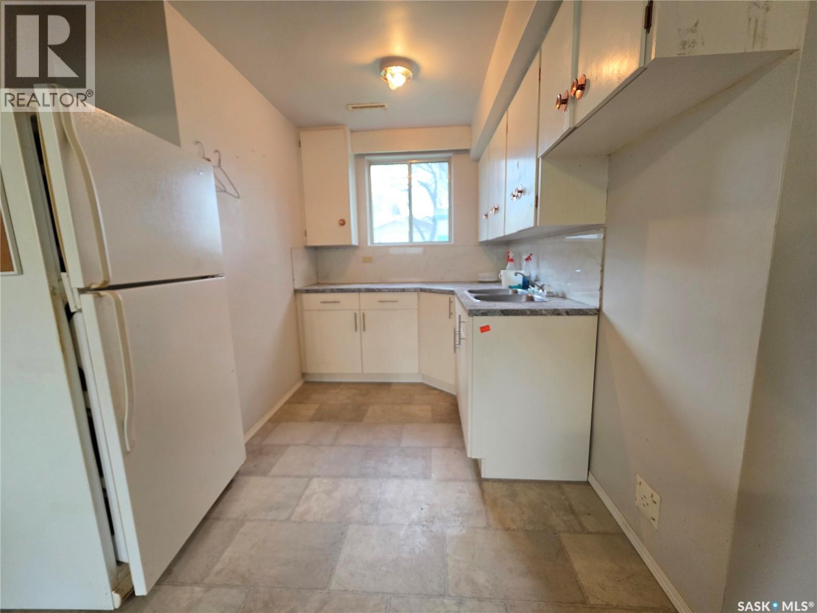 1422 Crawford Avenue, Swift Current, Saskatchewan  S9H 1E9 - Photo 16 - SK034722