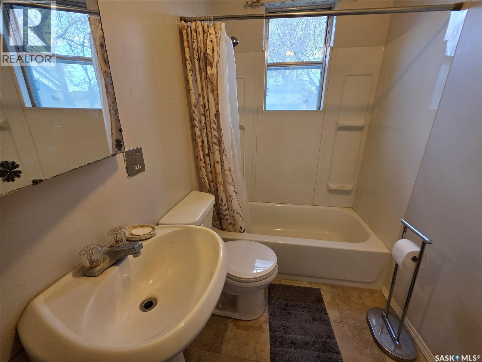 1422 Crawford Avenue, Swift Current, Saskatchewan  S9H 1E9 - Photo 22 - SK034722