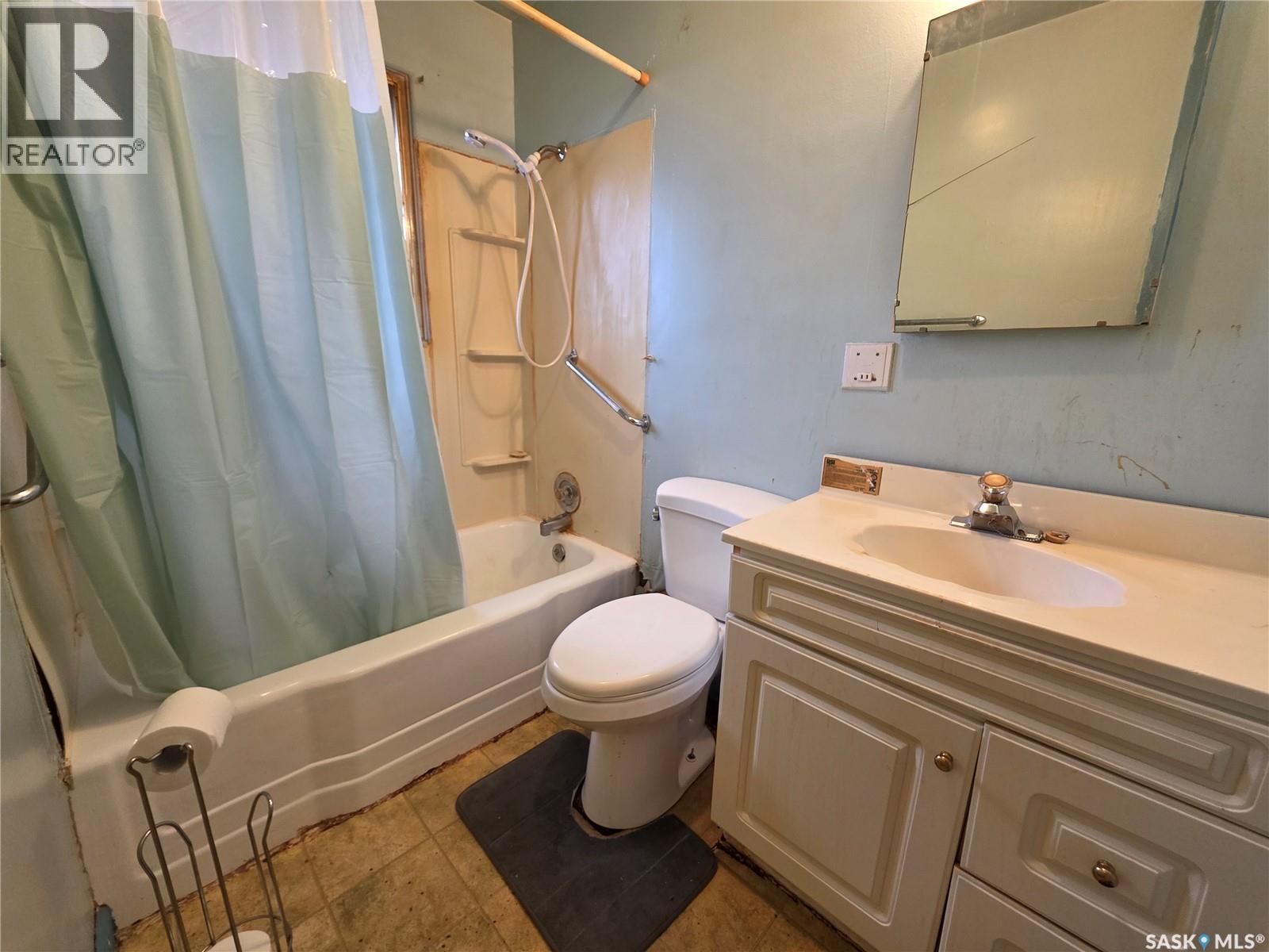 1422 Crawford Avenue, Swift Current, Saskatchewan  S9H 1E9 - Photo 9 - SK034722