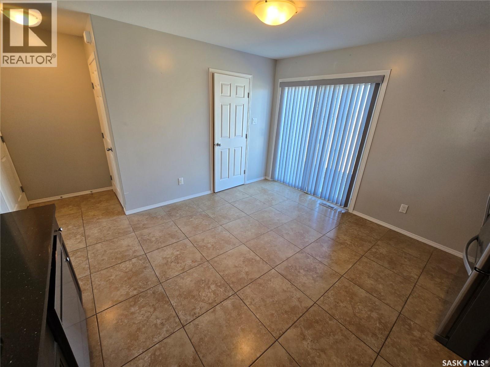 5 815 5th Street NE, Weyburn, Saskatchewan  S4H 2K9 - Photo 15 - SK034646