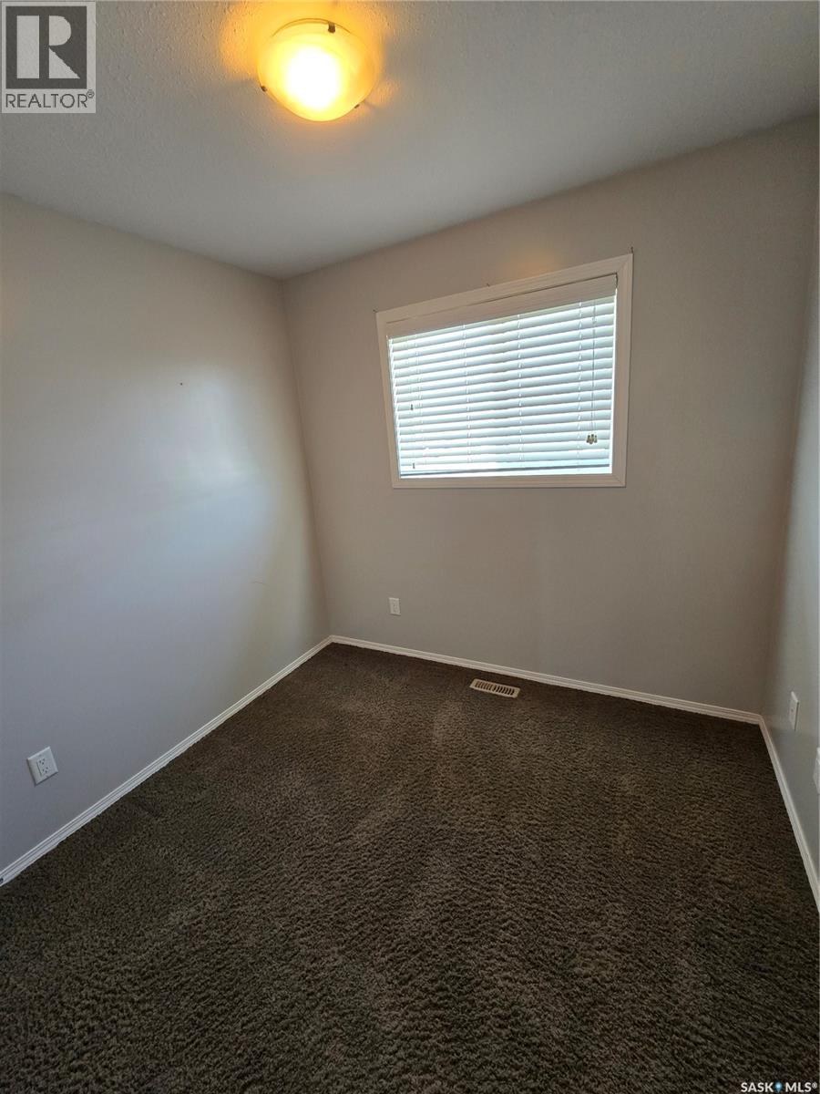 5 815 5th Street NE, Weyburn, Saskatchewan  S4H 2K9 - Photo 21 - SK034646