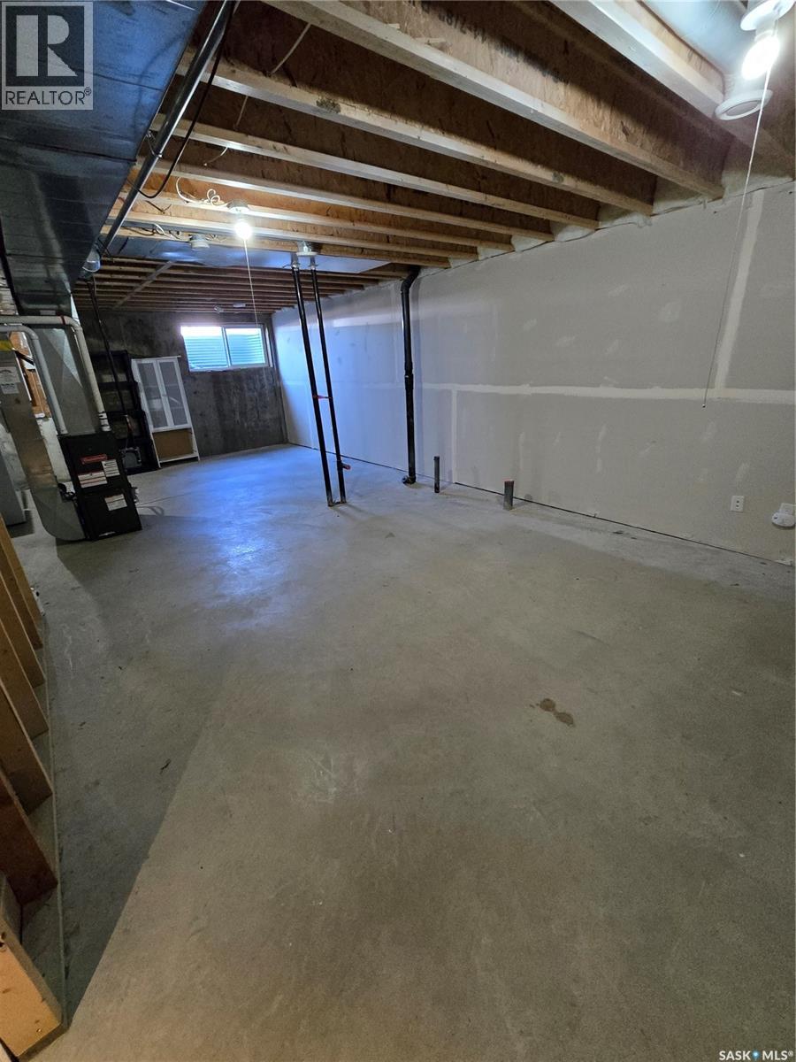 5 815 5th Street NE, Weyburn, Saskatchewan  S4H 2K9 - Photo 33 - SK034646