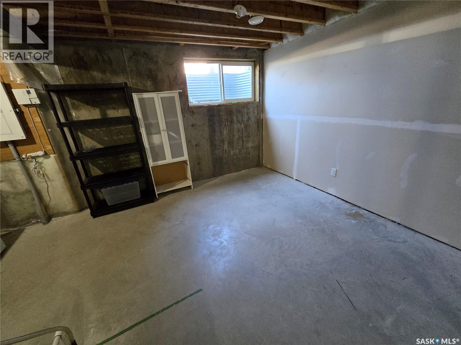 5 815 5th Street NE, Weyburn, Saskatchewan  S4H 2K9 - Photo 37 - SK034646