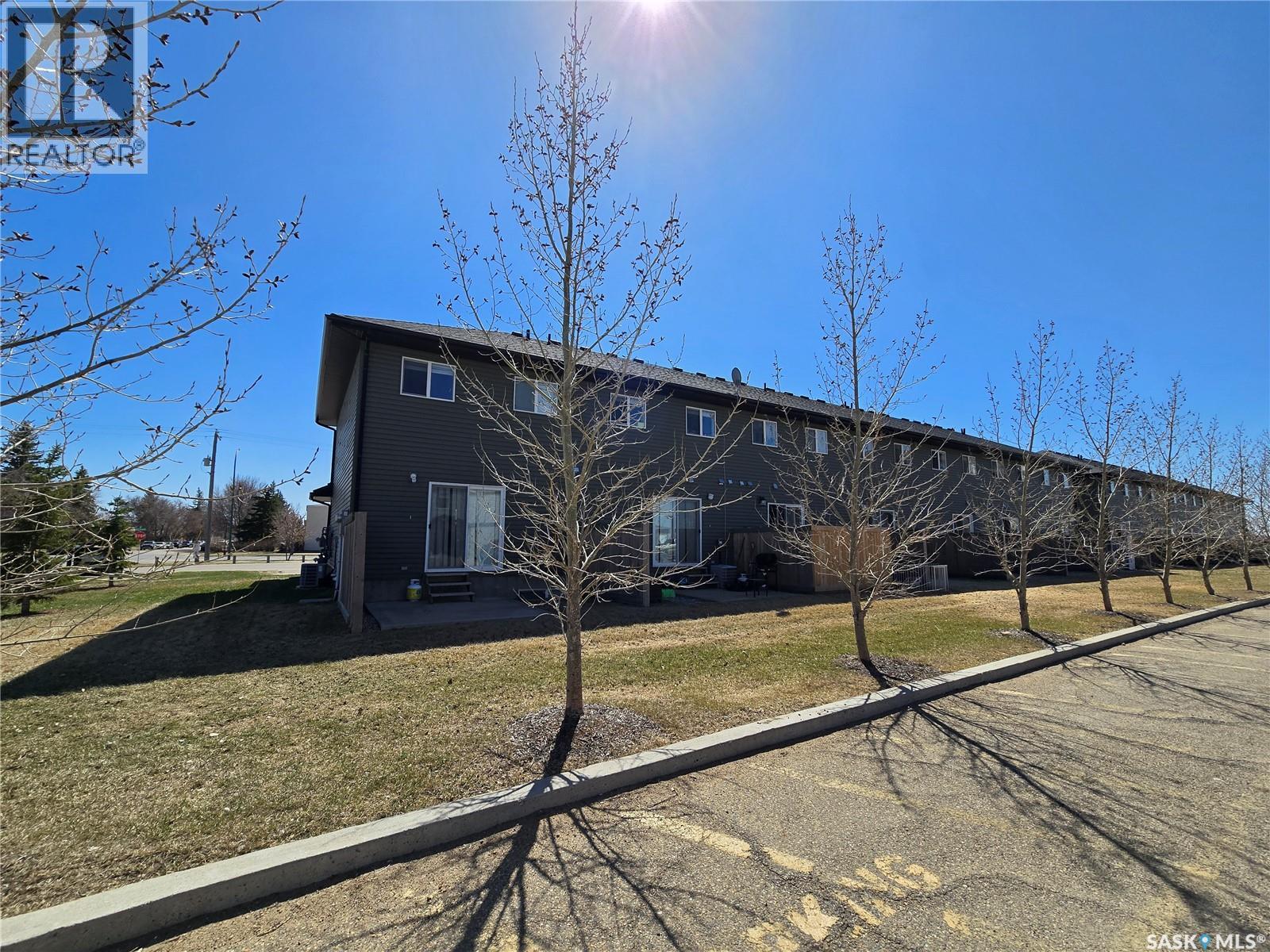 5 815 5th Street NE, Weyburn, Saskatchewan  S4H 2K9 - Photo 40 - SK034646
