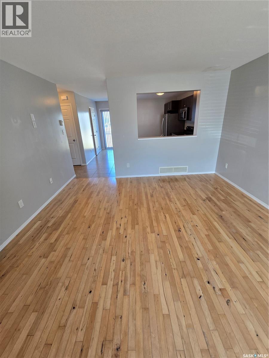 5 815 5th Street NE, Weyburn, Saskatchewan  S4H 2K9 - Photo 8 - SK034646