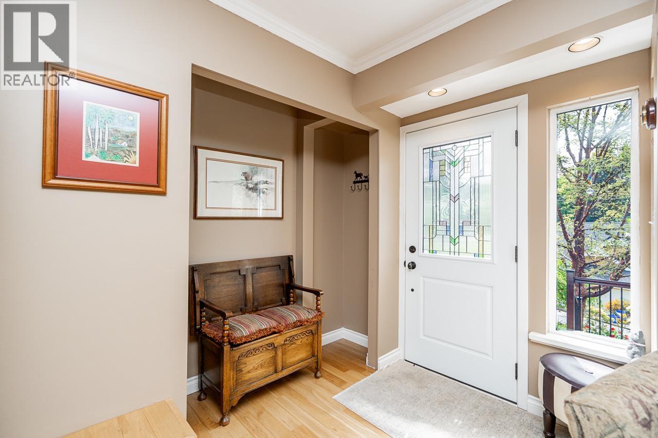 4360 Cliffmont Road, North Vancouver, British Columbia  V7G 1J5 - Photo 4 - R3118231