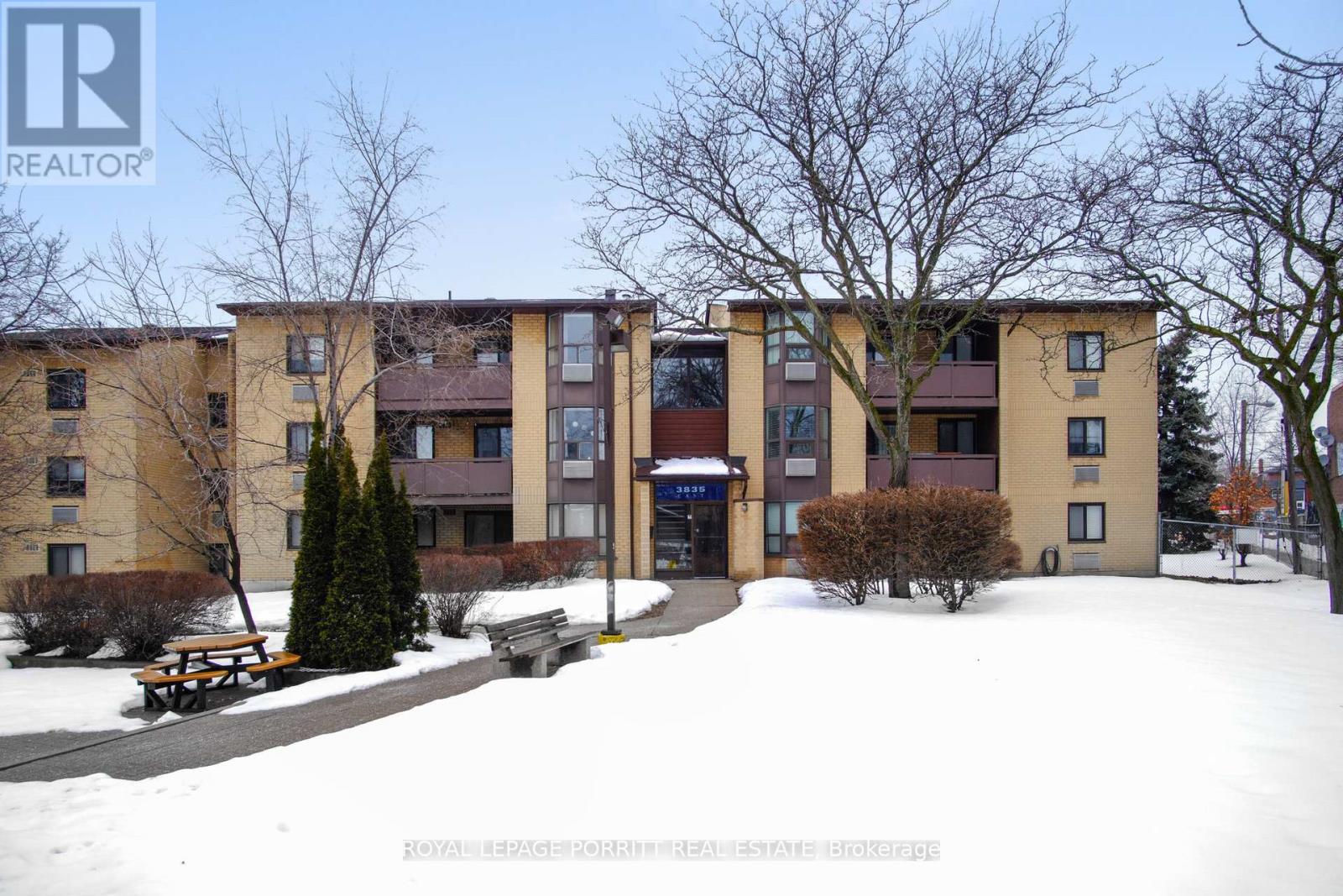 104 - 3835 LAKE SHORE BOULEVARD W, Toronto, Ontario