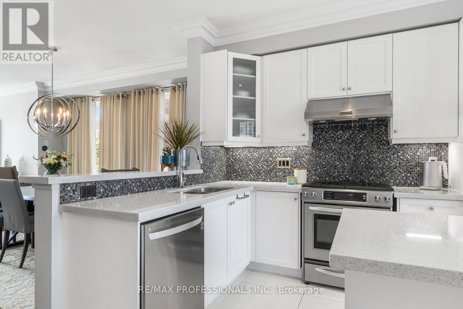1807 Pagehurst Avenue, Mississauga, Ontario  L4X 1Y5 - Photo 17 - W13079134